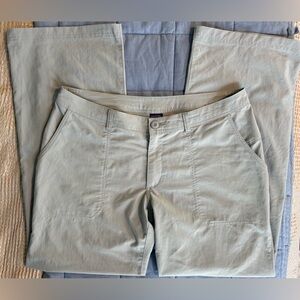 Patagonia Women’s Hiking Pants Size 10 Light Sage Green Outdoor Gorpcore Travel